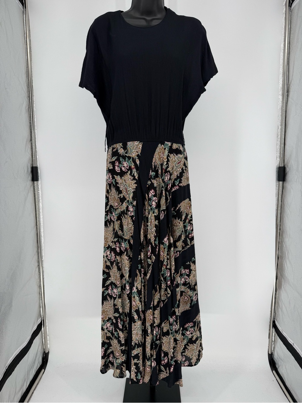 Vintage Phoebe Dark Floral Short Sleeve Elastic Waist Maxi Dress size Medium